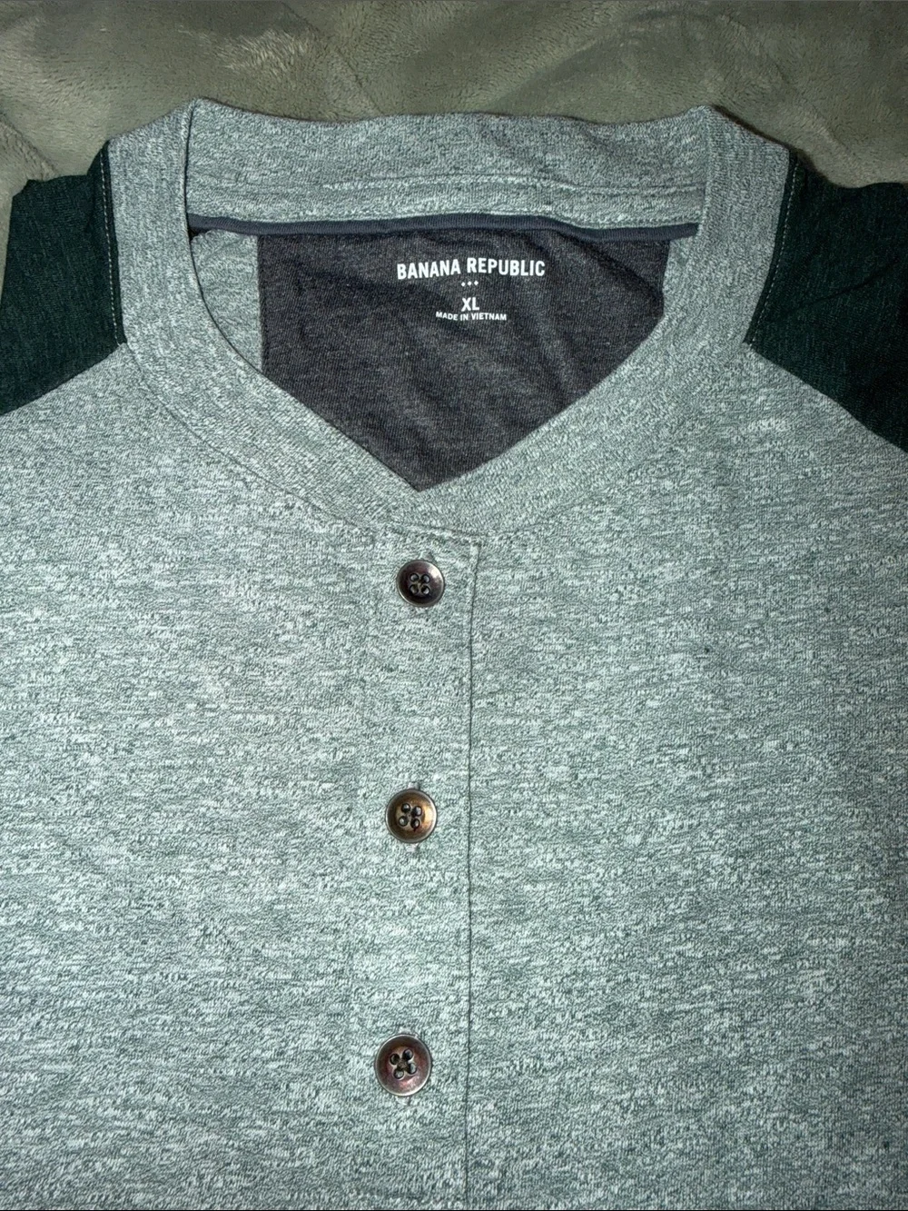 Banana Republic Men's Heather Gray Henley with Color-Block Shoulders - NWT
